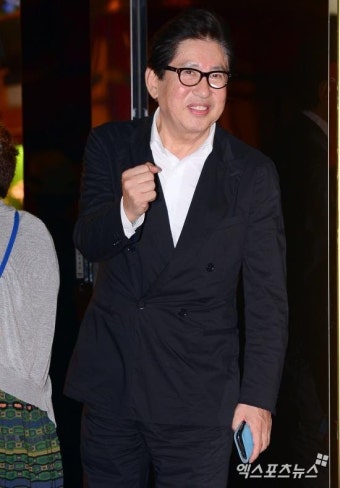 '39세 연하 임신 스캔들' 김용건, 늦둥이 子 호적 입적 [종합]