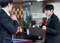 이준기, 불법 도박장 접수…화끈한 당구장 액션 포착 (어겐마)
