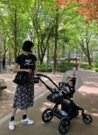 한지혜, 화보 같은 산책샷 누가 찍었나 봤더니…