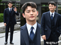 서인국 훈훈한 외모의 박수무당...그 까페는 어딘가요?[엑s HD화보]