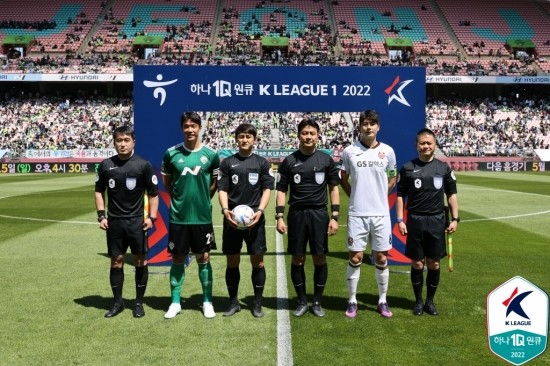 인천 vs 수원, 홈구장에서 뜨거운 대결 펼쳐져