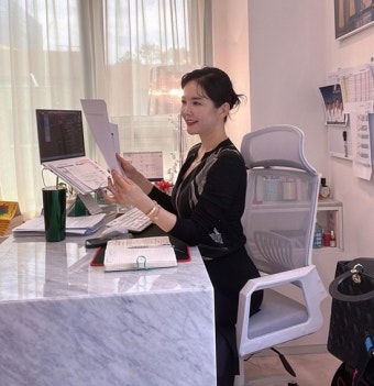 장영란, 병원 이사님됐다더니…병원장 남편이 담은 '커리어우먼' 포스