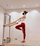 신지, 필라테스 강사 해도 되겠어…반듯 자세+탄탄 몸매 눈길