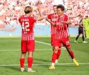 1골 1도움 한일 듀오, 분데스 정상 등극