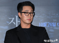 소지섭 안경 너머 강렬한 눈빛[엑s HD포토]