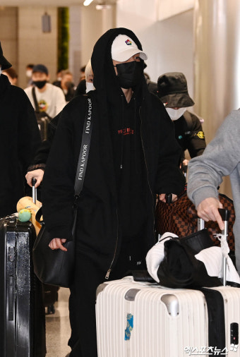 오메가엑스 '소속사 대표 폭행 논란 속 귀국'[엑's HD포토]
