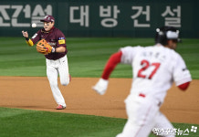 김태진 '또 실책'[포토]