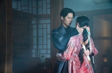 환혼2 이재욱X고윤정, 숨막히는 로맨스 텐션…첫 투샷 공개