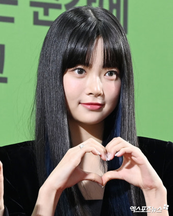 르세라핌 홍은채 '앙증맞은 하트'[엑's HD포토]