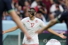 심판 태클이 실점으로? 튀니지-호주전 실점 의혹 제기