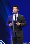 골든포토상 시상하는 한국스포츠사진기자협회 허상욱 사무국장[포토]