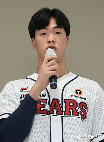 두산 최준호 '신인다운 당찬 포부'[포토]