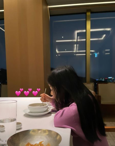 고소영·장동건 부부 딸 장윤설, 11살 생일 케이크 사진 공개로 화제!