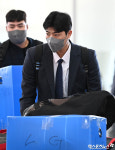 이정용 짐이 많아요[포토]