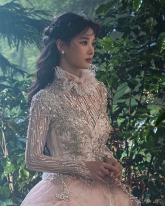 김유정, 요정같은 미모 뽐내자…노윤서 