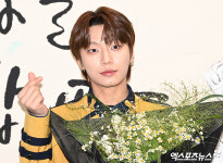 블리처스 우주 손하트 뿅[엑s HD포토]