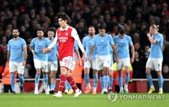 '도미야스 대형실수→KDB 선제골' 맨시티, '사카 PK 동점골' 아스널과 1-1 접전 (전반 종료)