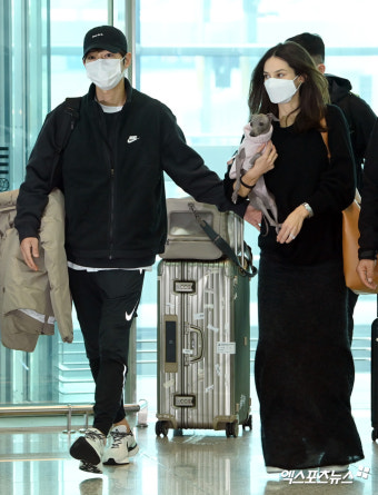 '신혼부부' 송중기케이티 '한시도 떨어질 수 없어, 동반 출국'[엑's HD화보]