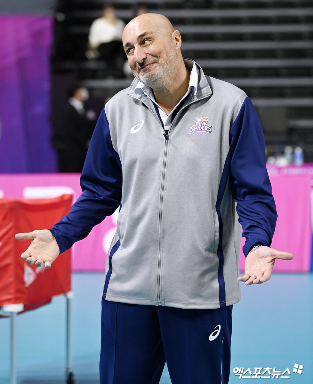아본단자 감독, 흥국생명 선수들에게 최선 다해 1위 도전
