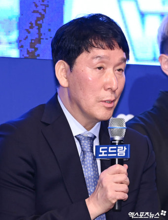 신영철 감독 '준플레이오프만 생각합니다'[포토]