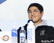 채은성이 올해 보고 싶은 기사 제목은 한화, 5년 만에 5강 [미디어데이]