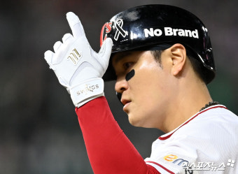 2023시즌 1호 홈런 주인공은 추신수, 개막전 축포 쐈다…1회 선두타자 홈런