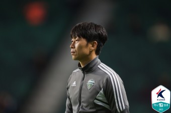 클린스만 전주성 방문...전북 김두현 대행 