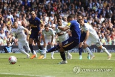 뉴캐슬, 리즈 원정 2-2 무승부…21년 만의 챔스 본선행 안심 이르다 [PL 리뷰]