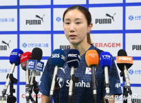 女배구 재건 중책 맡은 한유미 코치 "선수들, 김연경 도움 속 잘 적응 중"