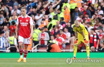 PSG 밀쳤더니 아스널 달라붙네…맨유, 김민재 영입 '안심 못해'→PL 팀끼리 초접전