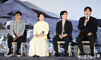 설경구, 김희애도 놀라게 만든 '지천명 아이돌'의 애교 [현장뷰]