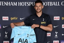 거침없는 여름 보강 토트넘, 맨시티-리버풀과 첼시 CB 두고 경쟁→재계약 여부가 관건
