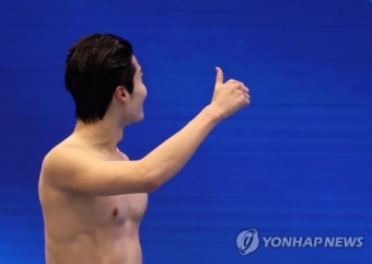 황선우 vs 포포비치, 세계수영선수권 '최후의 승부'…100~150m 잘 버텨야 웃는다