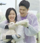 결혼 앞둔 천둥♥미미, 과감한 백허그…알콩달콩 산양 우유 먹이기 (세컨하우스2)