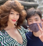 김혜수, 밀수 류승완 감독과 초밀착 인증샷…역시 독보적