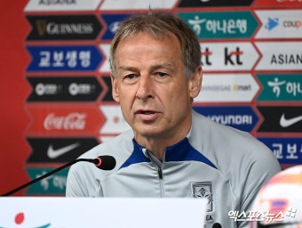 클린스만+KFA, 기자간담회도 '해외서 원격으로' 감행…대표팀 감독 '월클 놀이'에 멍드는 한국 축구