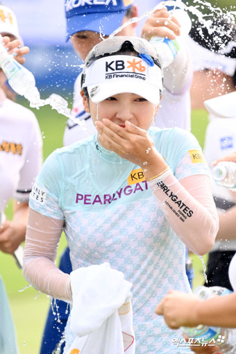 '연장전 6m 버디' 이예원, 두산건설 위브 챔피언십 초대 우승