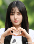 스테이씨 윤 거부할 수 없는 눈빛[엑s HD포토]