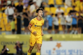 데뷔 첫 '멀티골' 엄지성, K리그1 28라운드 MVP 선정…K리그2는 가브리엘