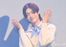 파우 홍 막내의 눈웃음[엑s HD포토]