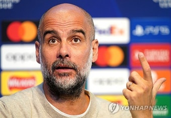 과르디올라, PL 우승 경쟁팀으로 아스널+리버풀 언급→맨유 팬 