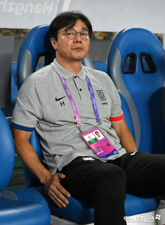 황선홍 감독 '승리 구상은?'[포토]