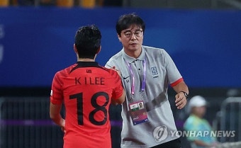 백승호 '환상 중거리 골'...황선홍호, 바레인과 격차 더 벌렸다 (후반 35분)
