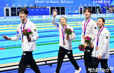 황선우 '라스트 댄스' 춘다…한국, 男 계영 400m 예선 1위→6번째 메달 도전 [항저우 라이브]