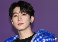 세븐틴 원우 선이 고운 이목구비[엑s HD포토]