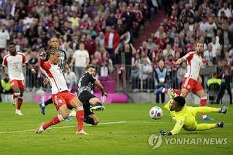 '공중볼 승률 100%+기립박수' 김민재 맹활약…바이에른 뮌헨, 프라이부르크전 3-0 완승 [분데스리가 리뷰]