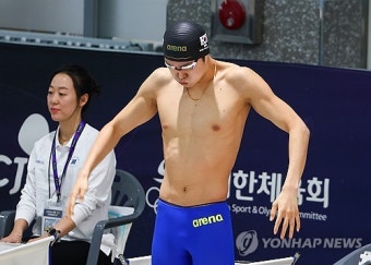 식중독 이겨내고 나란히 2관왕…황선우-김우민 MVP 레이스 '뜨겁다'