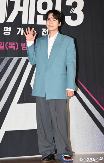 규현 '눈에 띄는 다리 깁스'[엑's HD포토]