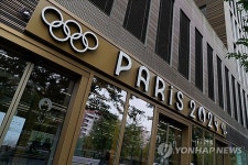 메시, 금메달 2개 어때?…절친 감독 러브콜 파리 올림픽  가자, 언제든 환영