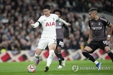 손흥민, 리그 8호골 '쾅'+'득점 단독 2위'...토트넘 팰리스전 2-1 승리→개막 후 리그 10경기 '무패 행진' [PL 리뷰]